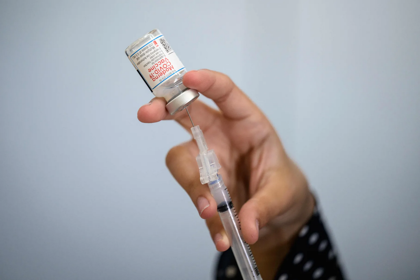 Fears, misinformation still fueling vaccine hesitancy in Illinois, new data shows